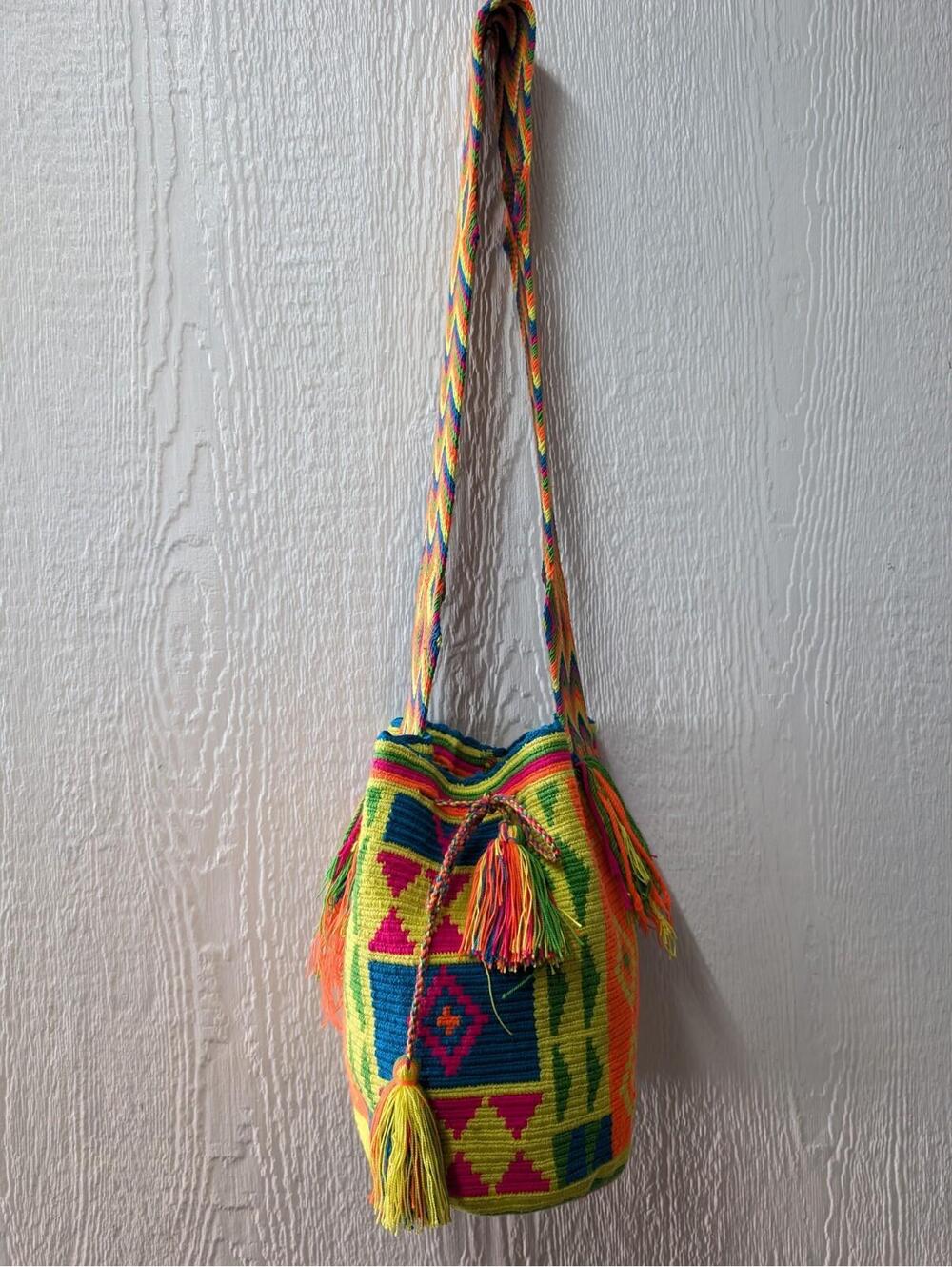 Handmade Authentic 100% Wayuu Mochila Colombian Bag Medium Crossbody Boho Beach - Picture 2 of 9